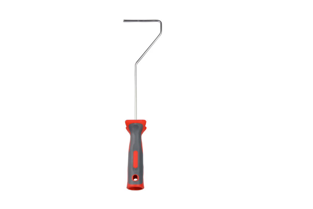 Kleiner Farbrollerbügel mit gebogenem Metallstift und ergonomischem rot-grauem Kunststoffgriff, geeignet für Mini-Farbroller; Metallstange mit Winkelungen und Loch im Griff zum Aufhängen; freigestellt vor weißem Hintergrund.